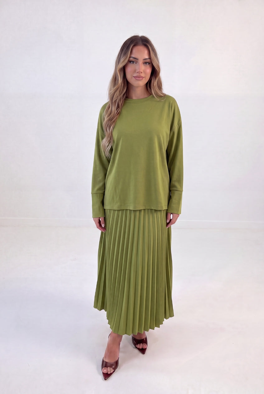 Sweat Top Pleat Skirt Set