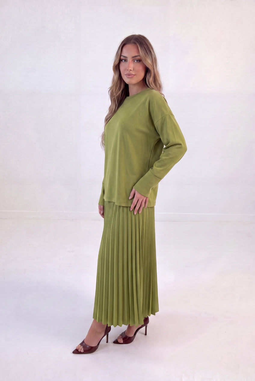 Sweat Top Pleat Skirt Set